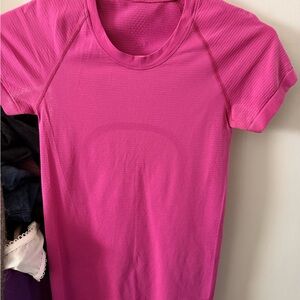 LULULEMON sonic pink swiftly tech